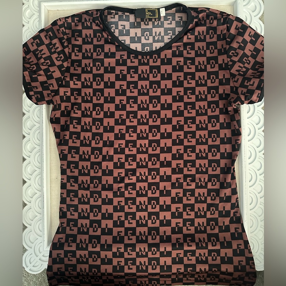 Fendi Women's Vintage Black and Tan Logo Tee